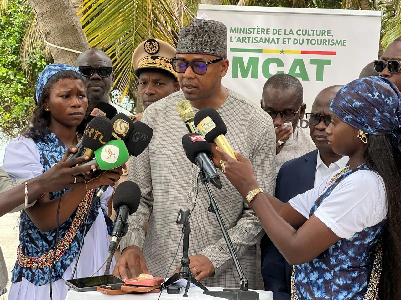 Minister Alpha Thiam facing the press in Casamance